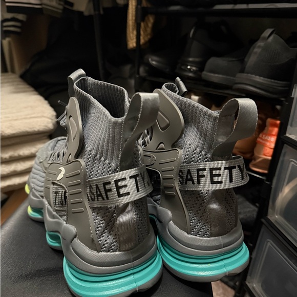 Steel toe work boots - Picture 7 of 8